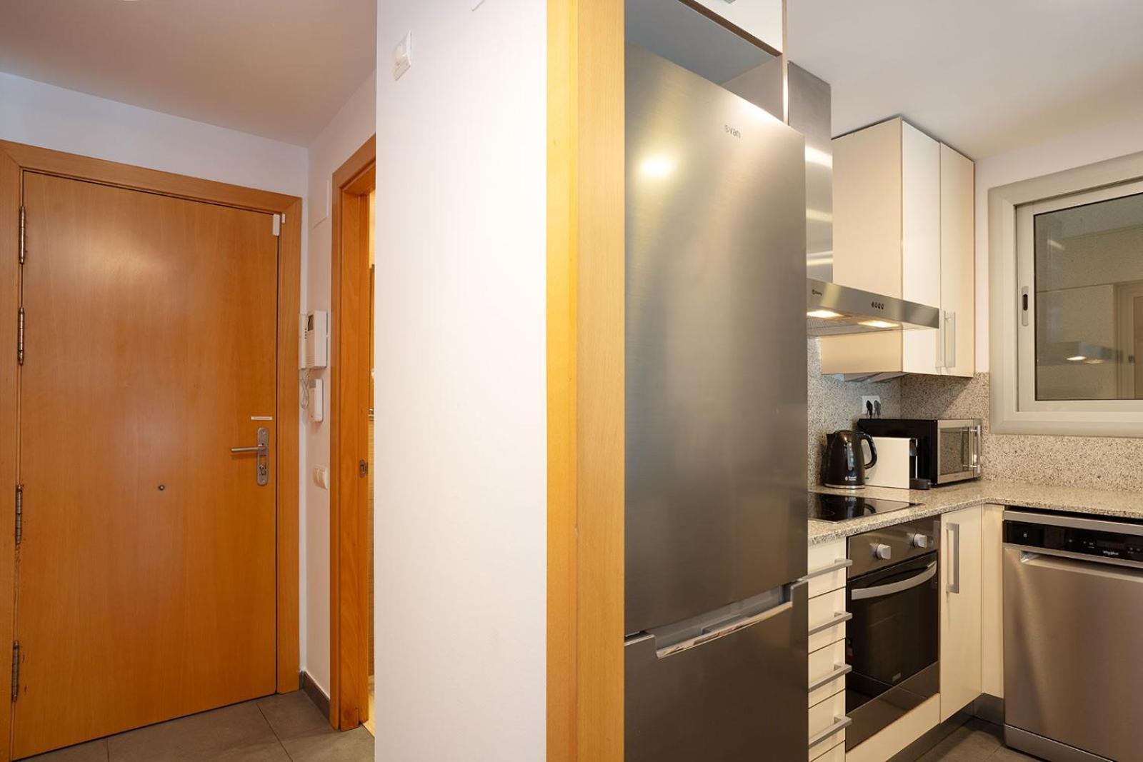 Modern Apartment Near Pl. Espana Barcelona Exterior photo