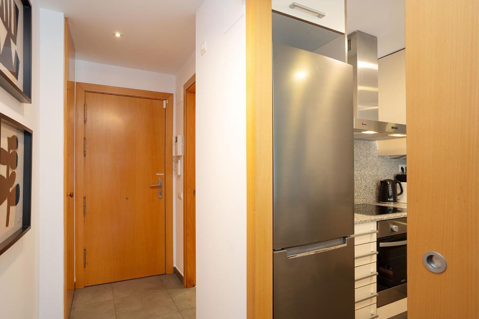 Modern Apartment Near Pl. Espana Barcelona Exterior photo