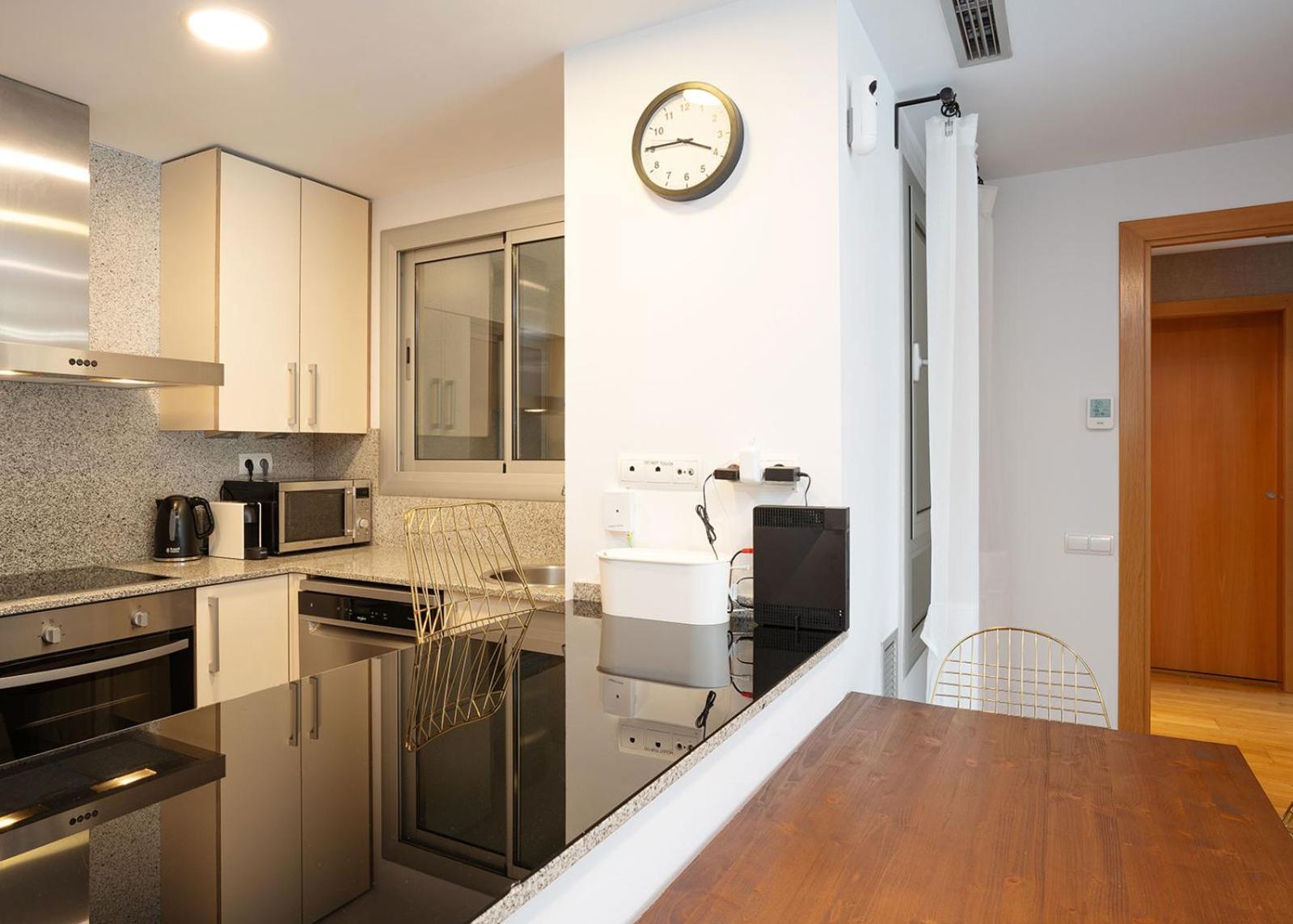 Modern Apartment Near Pl. Espana Barcelona Exterior photo